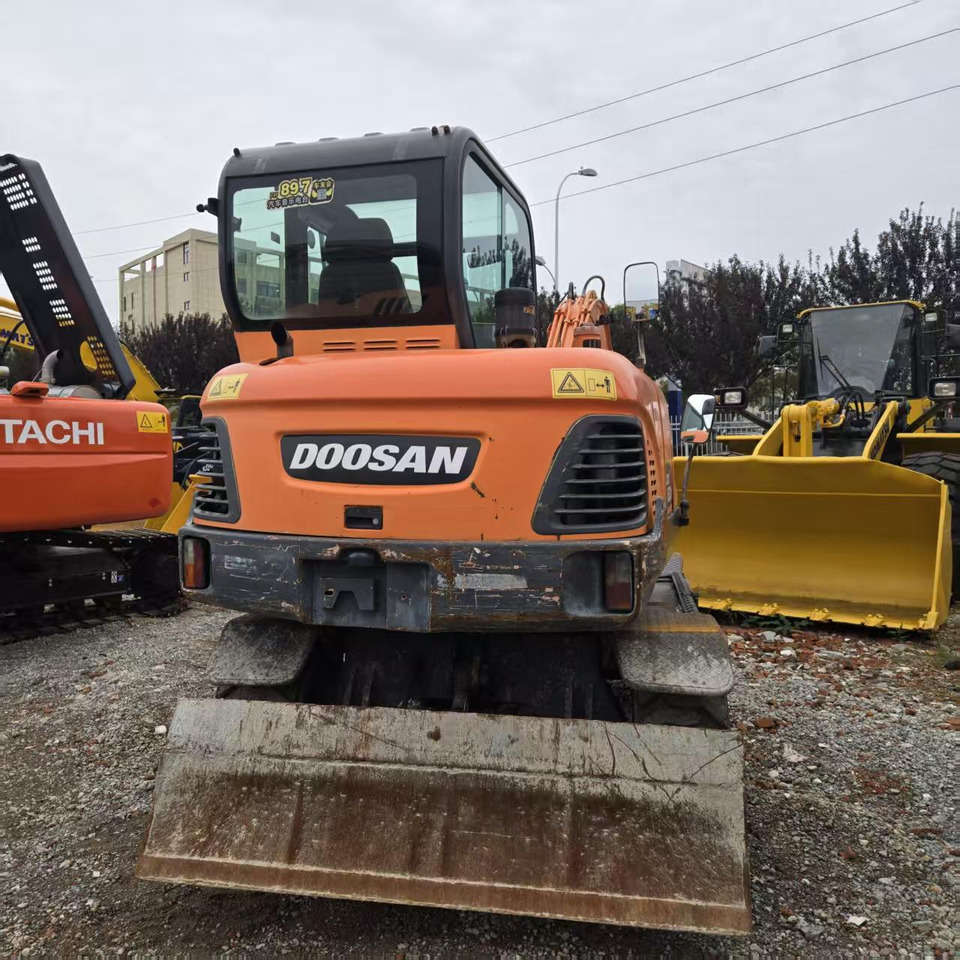 DOOSAN DX60W - Escavatore gommato: foto 4 DOOSAN DX60W - Escavatore gommato: foto 4