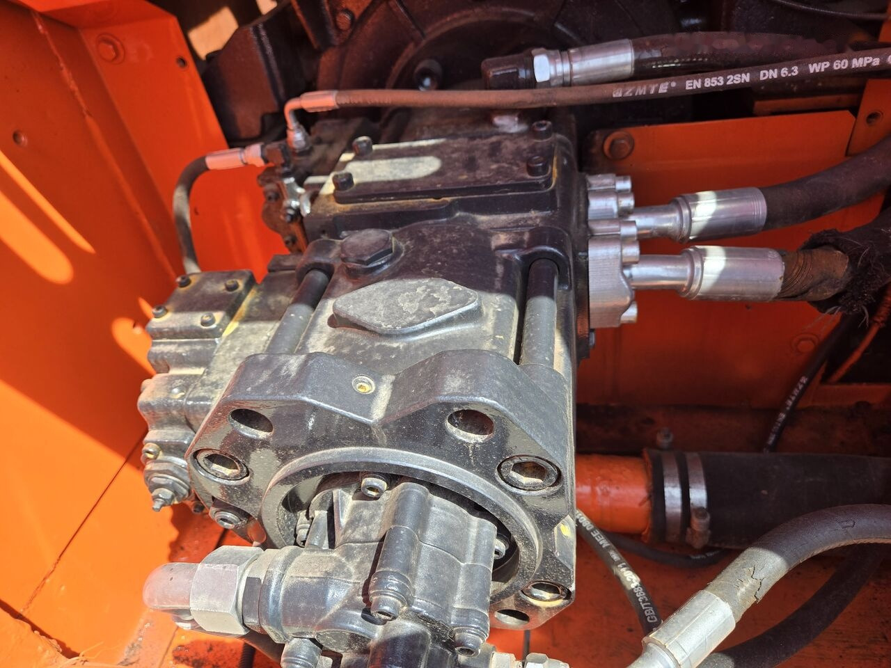 Escavatore cingolato Doosan DX300: foto 11 Escavatore cingolato Doosan DX300: foto 11