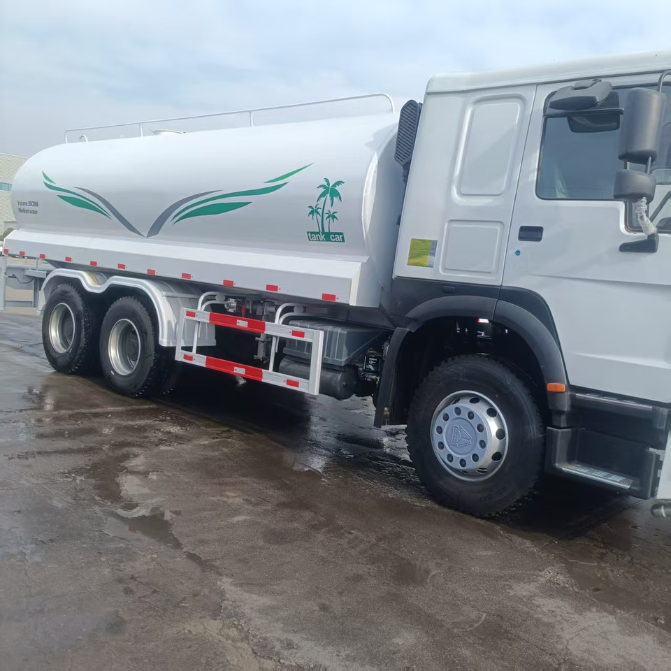 HOWO 20m³ sprinkler truck - Camion cisterna: foto 5 HOWO 20m³ sprinkler truck - Camion cisterna: foto 5