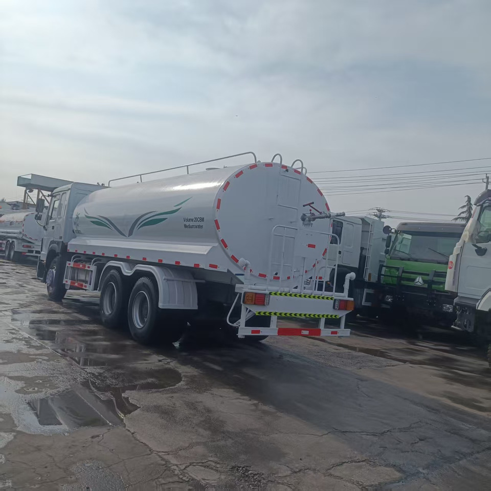 HOWO 20m³ sprinkler truck - Camion cisterna: foto 4 HOWO 20m³ sprinkler truck - Camion cisterna: foto 4