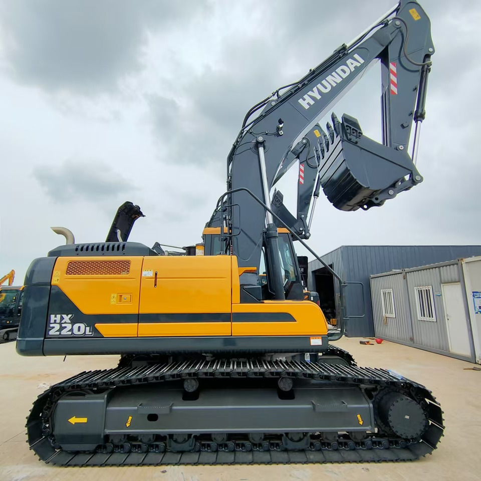 HYUNDAI HX220L - Escavatore cingolato: foto 1 HYUNDAI HX220L - Escavatore cingolato: foto 1