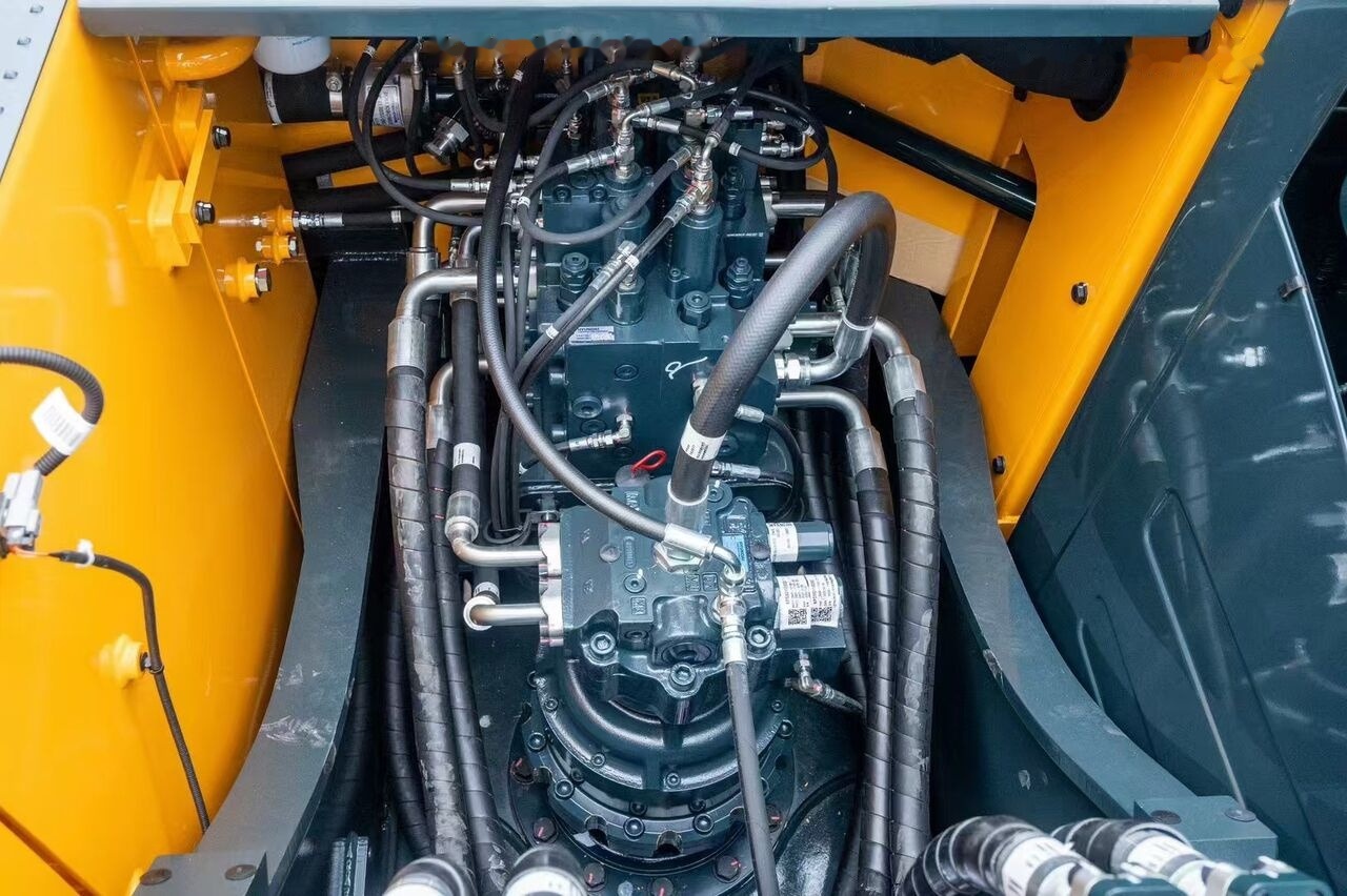 Escavatore cingolato nuovo Hyundai HX220: foto 8