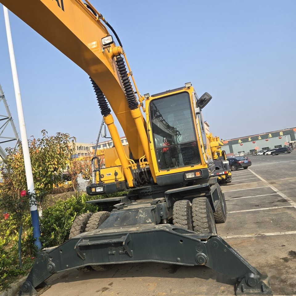 Hyundai R210W-9 - Escavatore gommato: foto 4 Hyundai R210W-9 - Escavatore gommato: foto 4