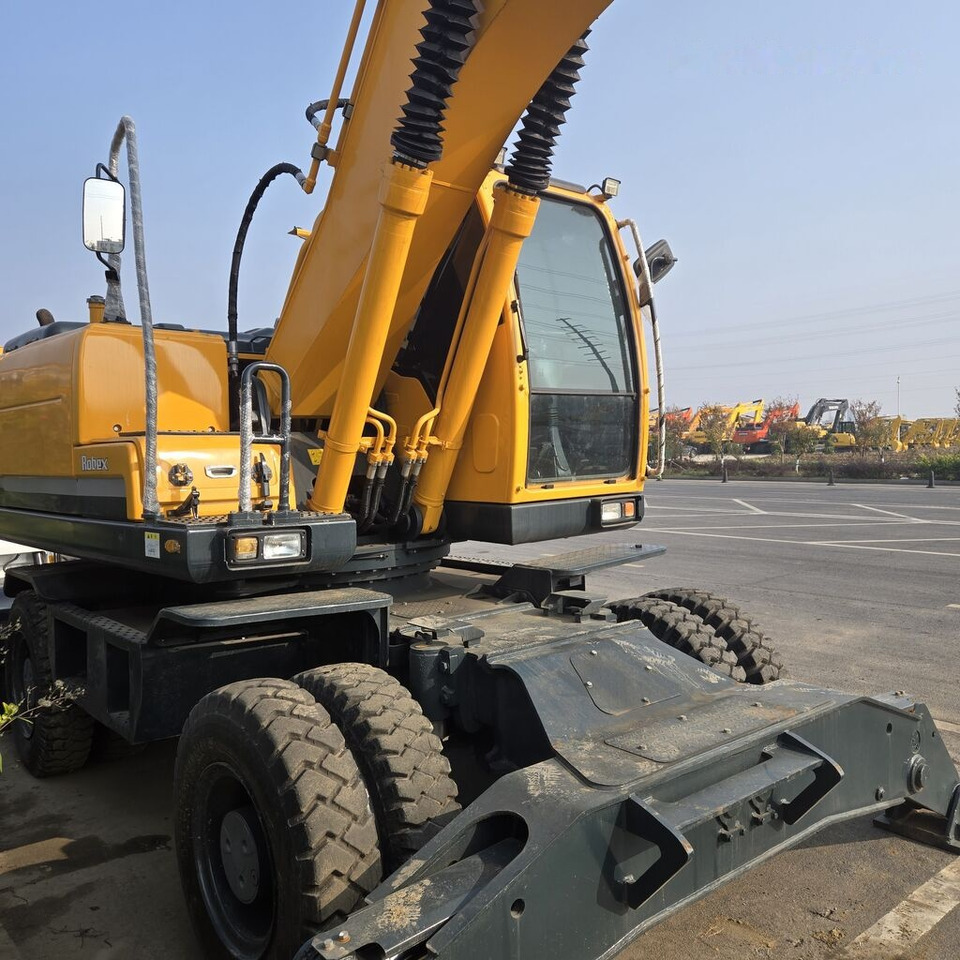 Hyundai R210W-9 - Escavatore gommato: foto 5 Hyundai R210W-9 - Escavatore gommato: foto 5