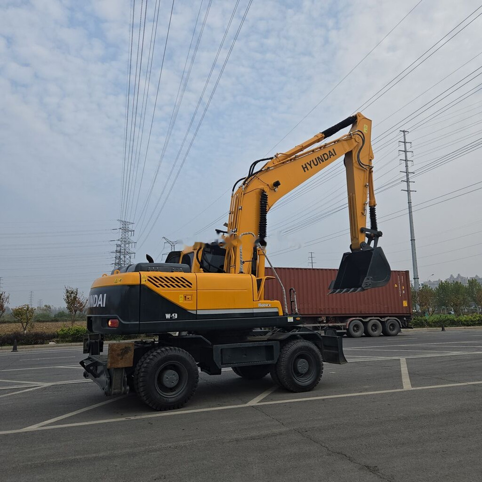 Hyundai R210W-9 - Escavatore gommato: foto 2 Hyundai R210W-9 - Escavatore gommato: foto 2
