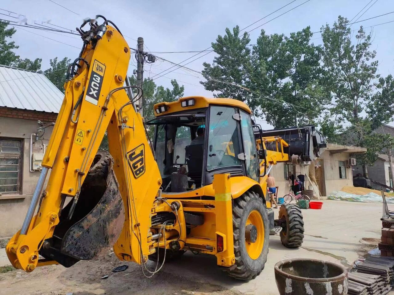 JCB 3CX - Terna: foto 1 JCB 3CX - Terna: foto 1