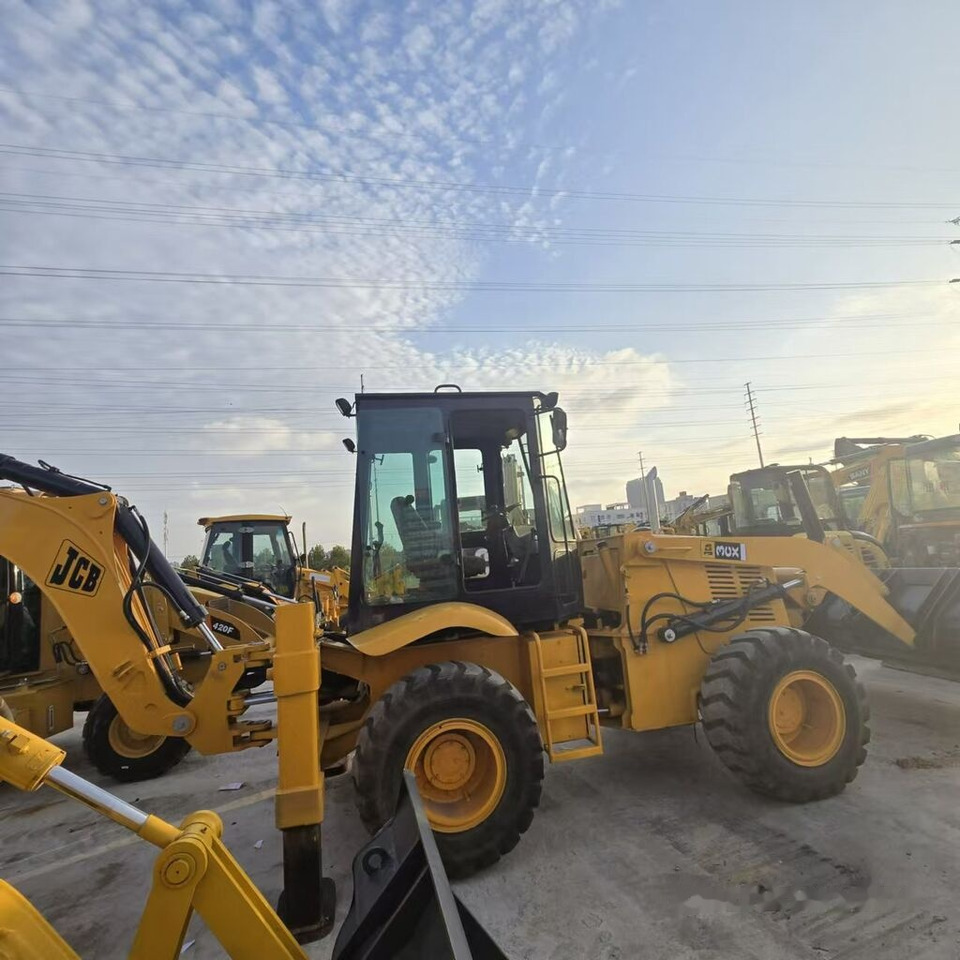 JCB 3CX - Terna: foto 1 JCB 3CX - Terna: foto 1