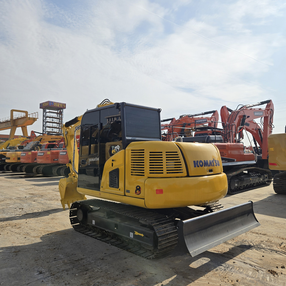 KOMATSU PC70-8 - Miniescavatore: foto 1 KOMATSU PC70-8 - Miniescavatore: foto 1