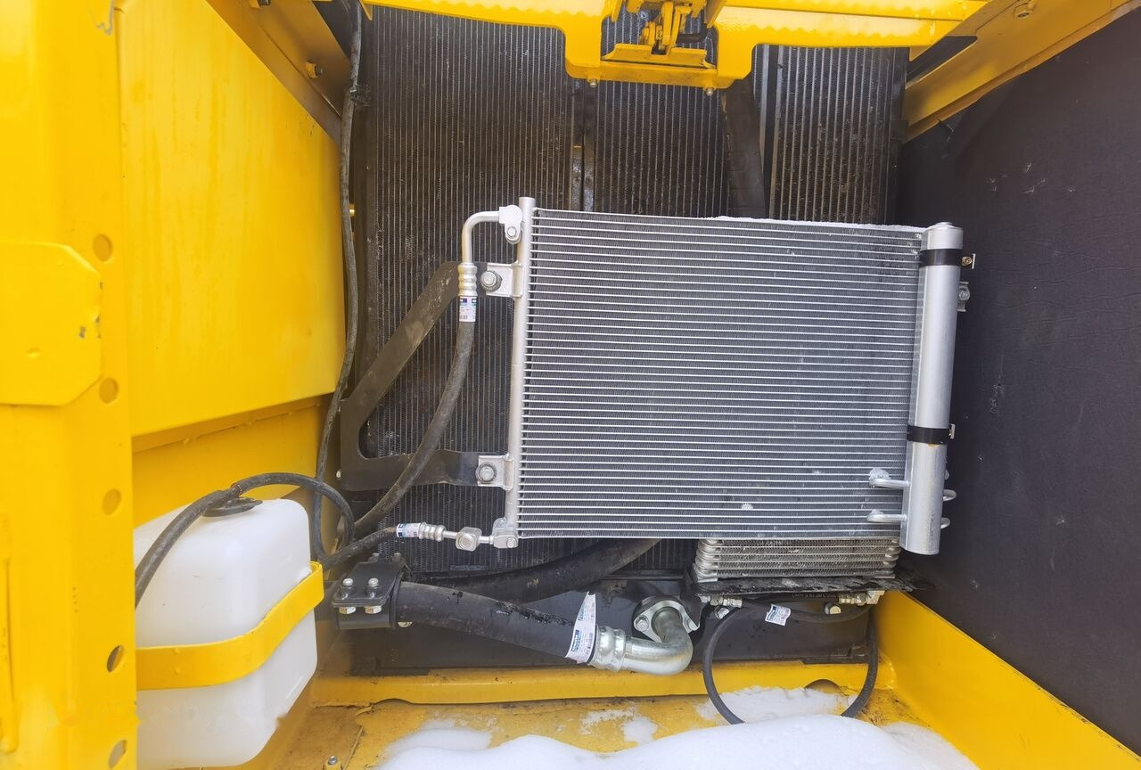 Escavatore cingolato Komatsu PC200-8: foto 11