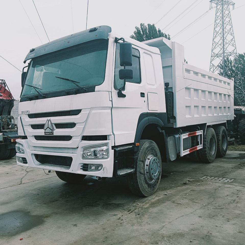 SINOTRUK HOWO - Autocarro ribaltabile: foto 1 SINOTRUK HOWO - Autocarro ribaltabile: foto 1