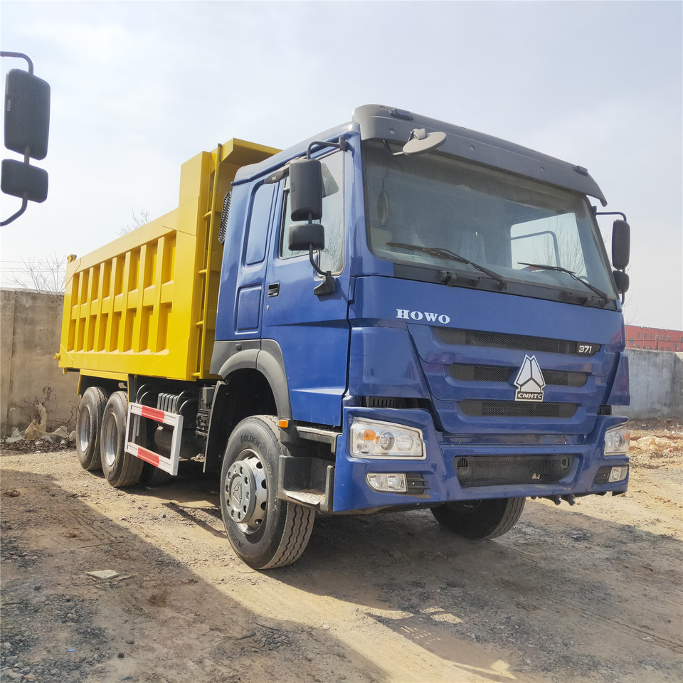 SINOTRUK HOWO - Autocarro ribaltabile: foto 2 SINOTRUK HOWO - Autocarro ribaltabile: foto 2