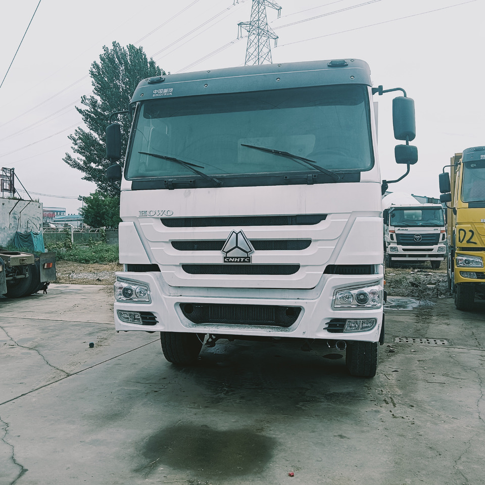 SINOTRUK HOWO - Autocarro ribaltabile: foto 2 SINOTRUK HOWO - Autocarro ribaltabile: foto 2