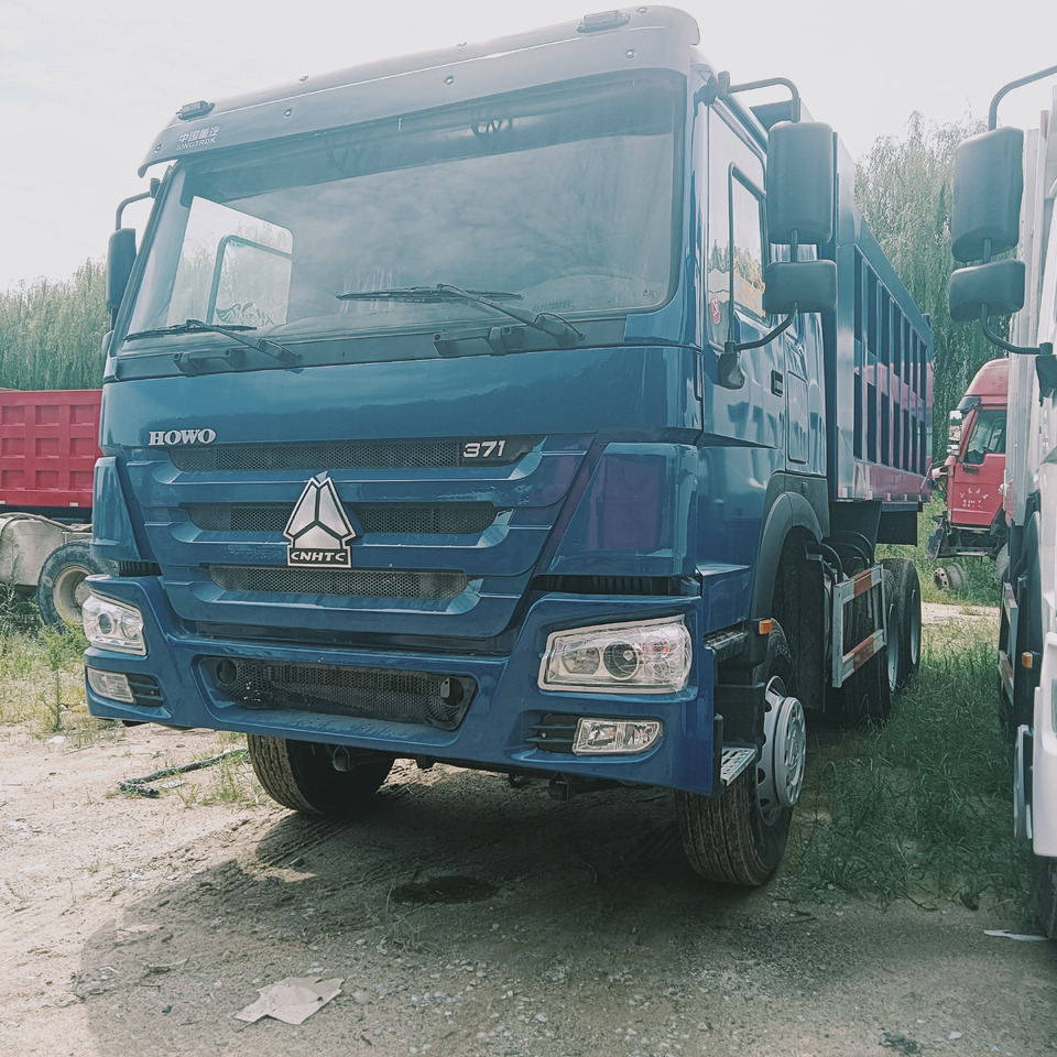 SINOTRUK HOWO - Autocarro ribaltabile: foto 3 SINOTRUK HOWO - Autocarro ribaltabile: foto 3
