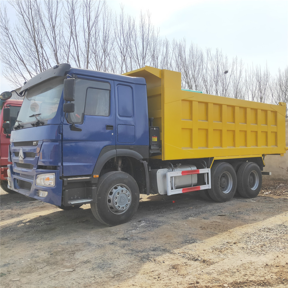 SINOTRUK HOWO - Autocarro ribaltabile: foto 4 SINOTRUK HOWO - Autocarro ribaltabile: foto 4