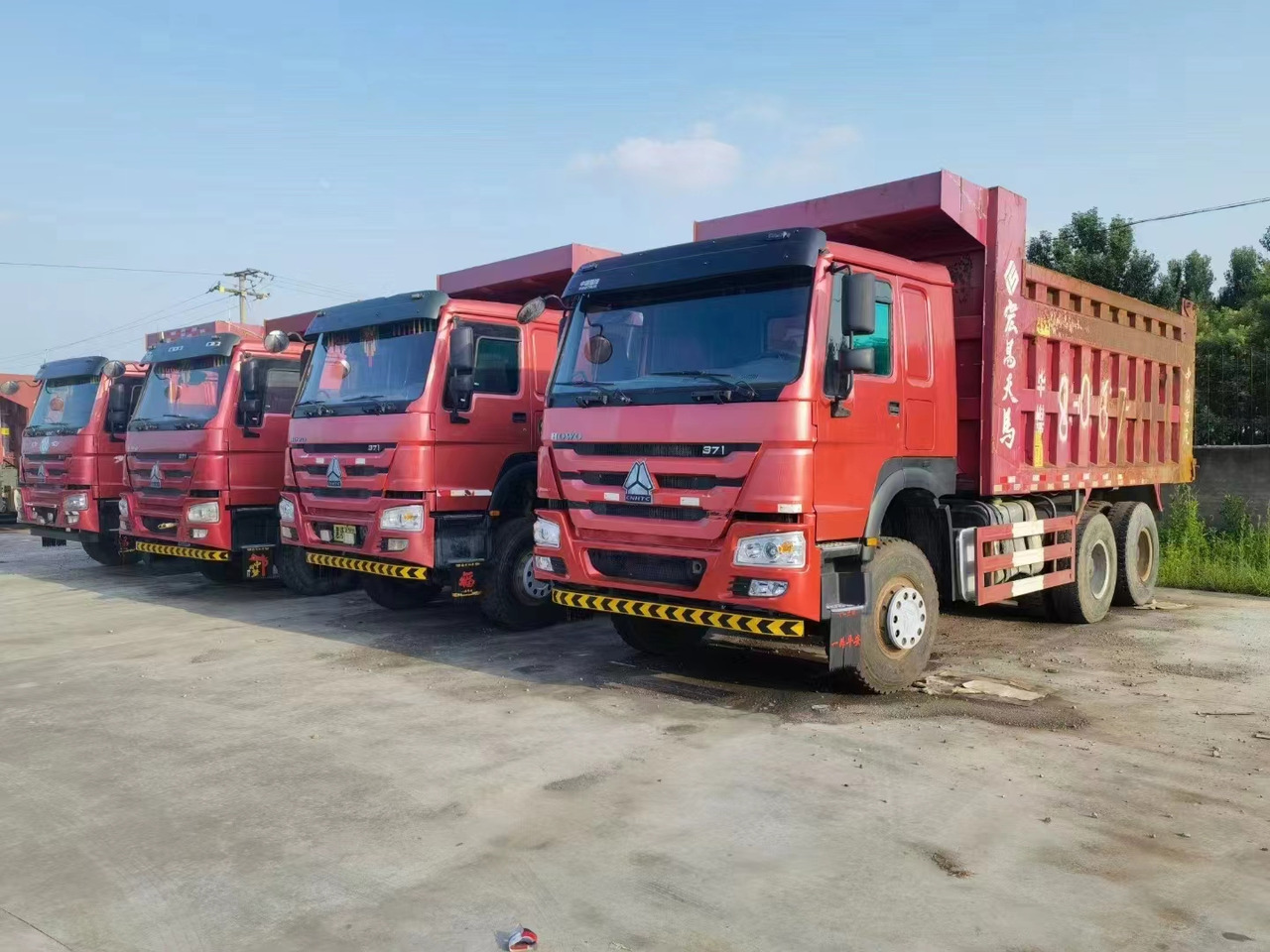 SINOTRUK HOWO - Autocarro ribaltabile: foto 4 SINOTRUK HOWO - Autocarro ribaltabile: foto 4