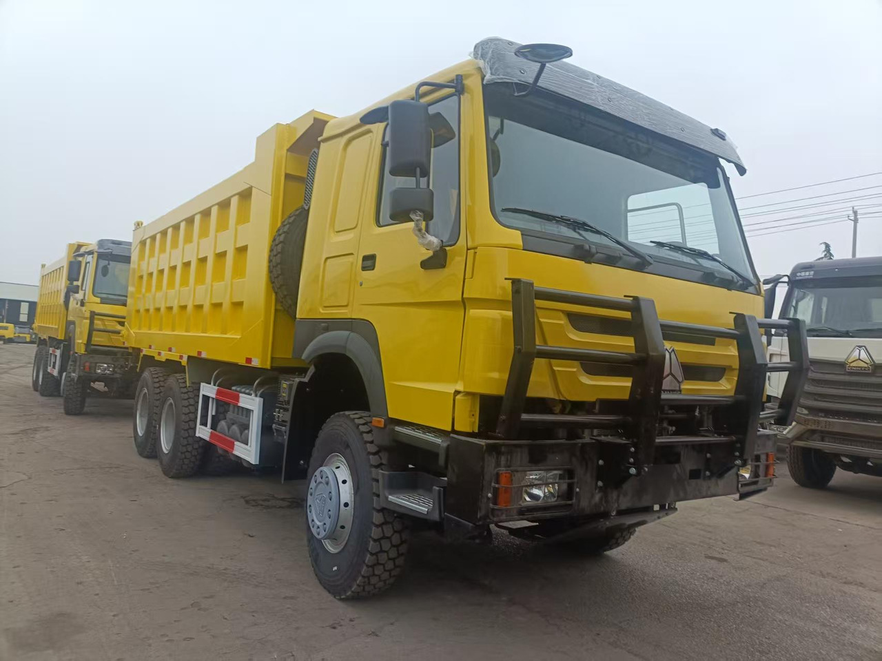 SINOTRUK HOWO - Autocarro ribaltabile: foto 5 SINOTRUK HOWO - Autocarro ribaltabile: foto 5