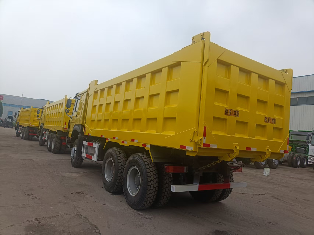 Leasing di SINOTRUK HOWO SINOTRUK HOWO: foto 8