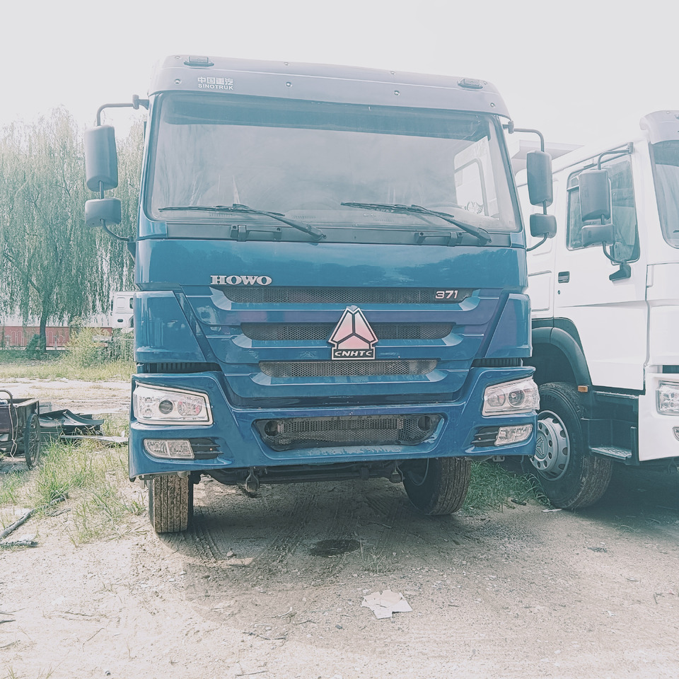 SINOTRUK HOWO - Autocarro ribaltabile: foto 2 SINOTRUK HOWO - Autocarro ribaltabile: foto 2