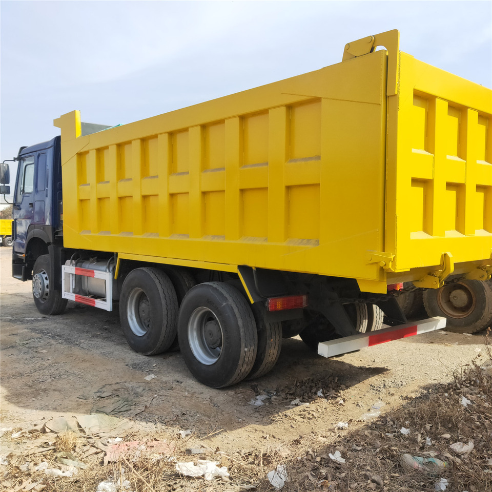 SINOTRUK HOWO - Autocarro ribaltabile: foto 5 SINOTRUK HOWO - Autocarro ribaltabile: foto 5