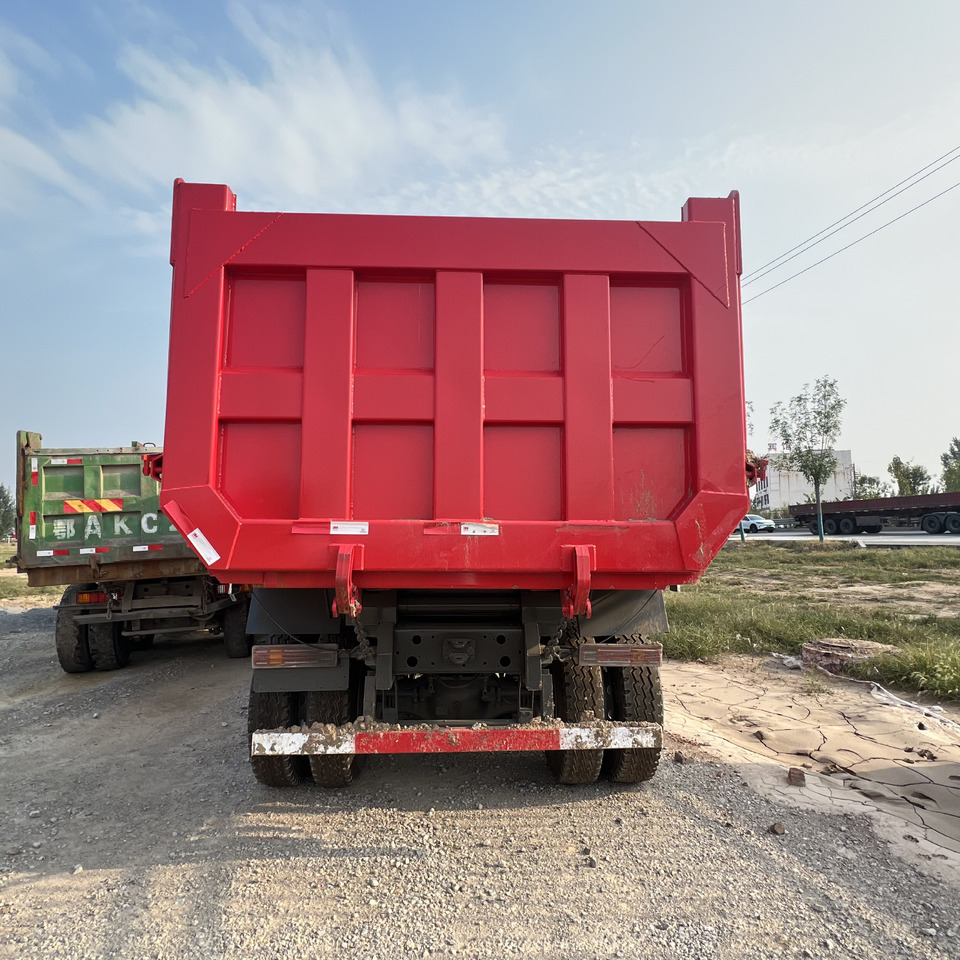 SINOTRUK HOWO - Autocarro furgonato: foto 3 SINOTRUK HOWO - Autocarro furgonato: foto 3