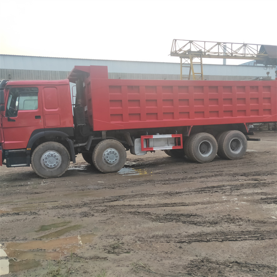 SINOTRUK HOWO - Autocarro ribaltabile: foto 3 SINOTRUK HOWO - Autocarro ribaltabile: foto 3