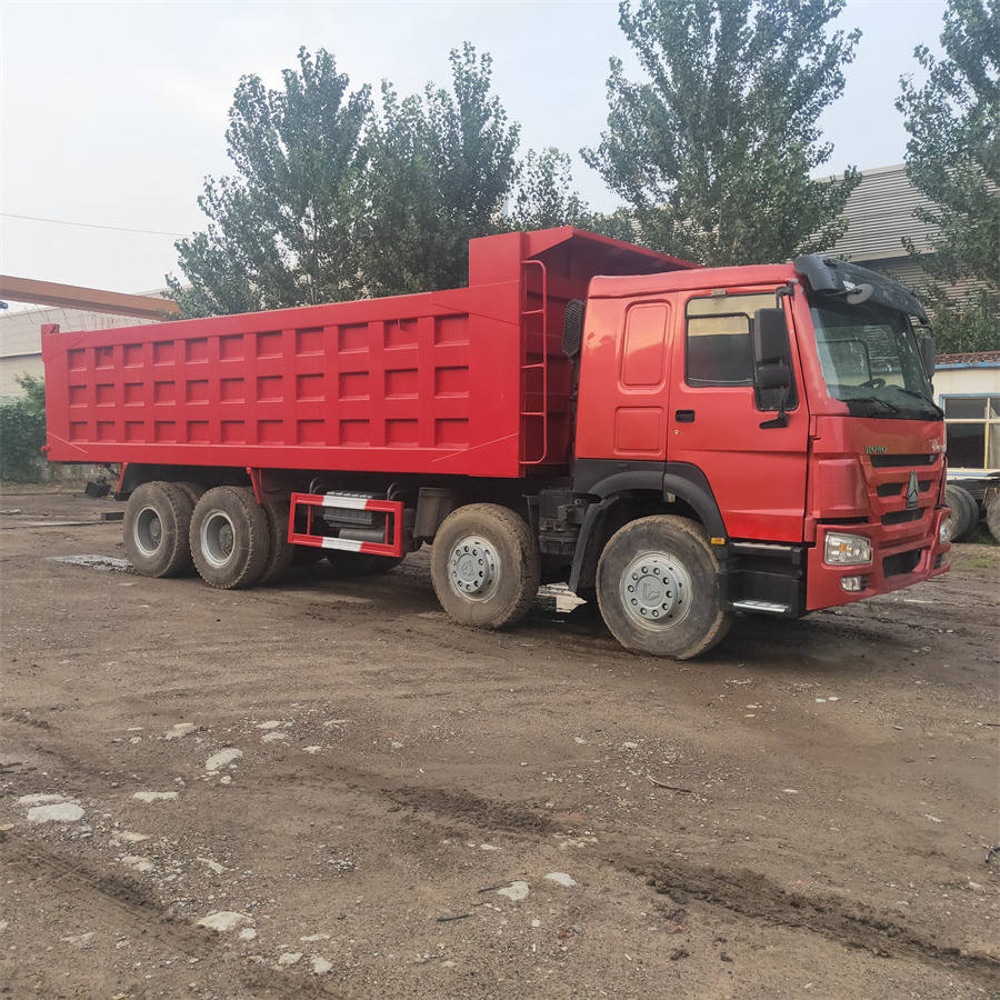 SINOTRUK HOWO - Autocarro ribaltabile: foto 3 SINOTRUK HOWO - Autocarro ribaltabile: foto 3