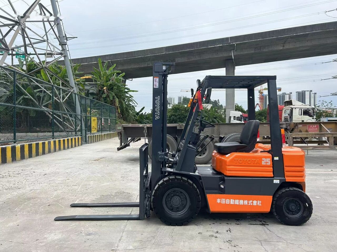 Carrello elevatore diesel Toyota FD25: foto 7 Carrello elevatore diesel Toyota FD25: foto 7