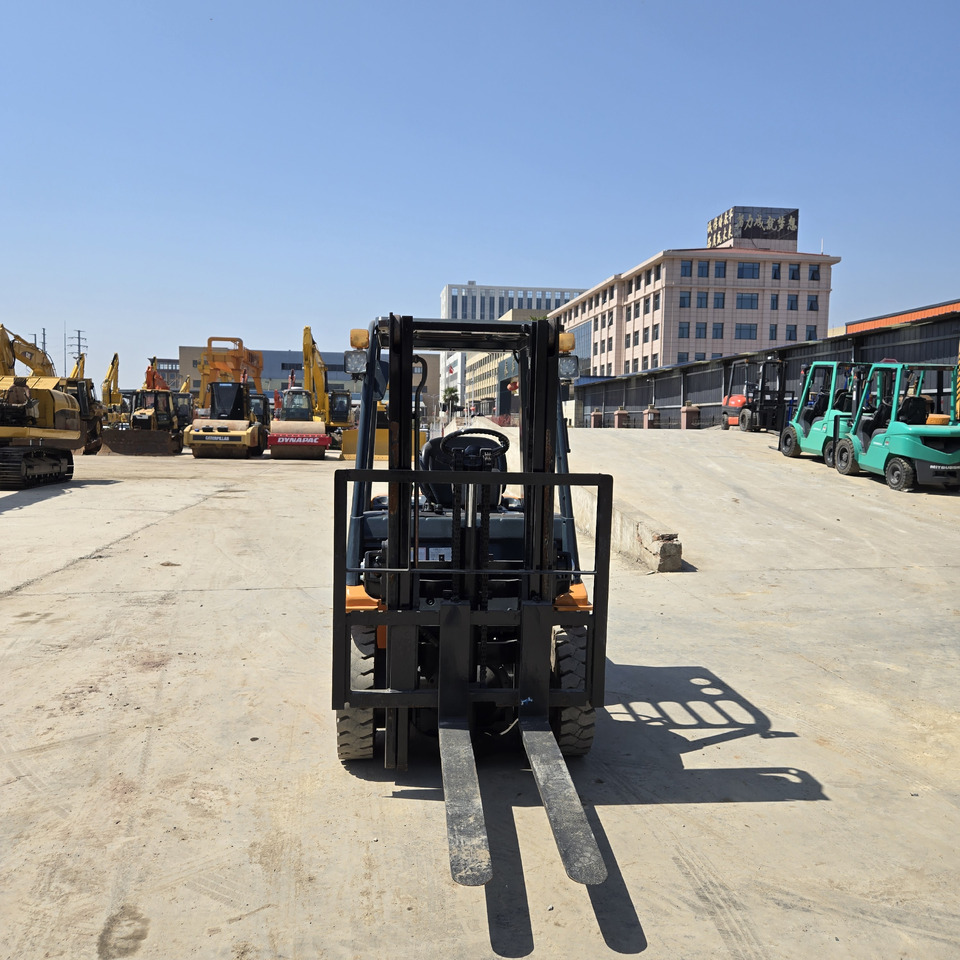 Carrello elevatore diesel Toyota FD30: foto 7 Carrello elevatore diesel Toyota FD30: foto 7