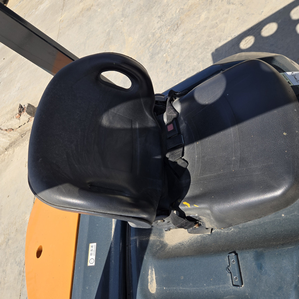 Carrello elevatore diesel Toyota FD30: foto 9 Carrello elevatore diesel Toyota FD30: foto 9