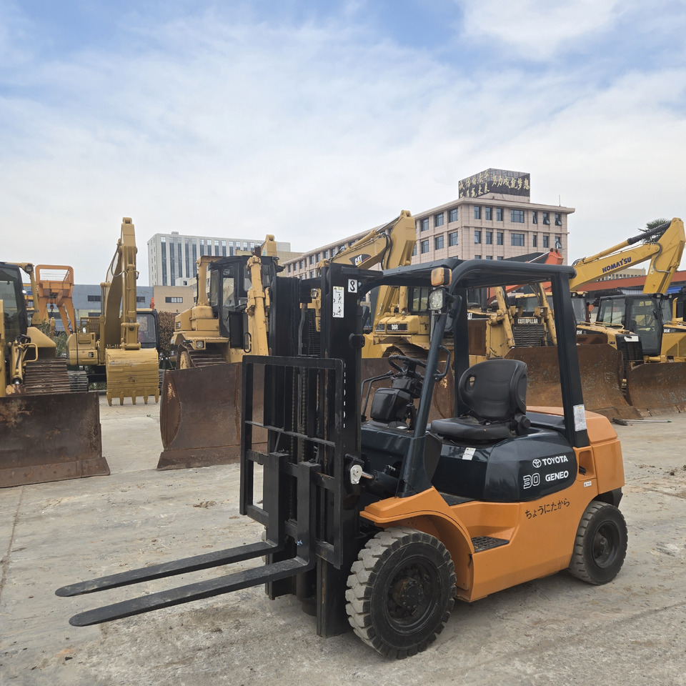 Toyota FD30 - Carrello elevatore diesel: foto 3 Toyota FD30 - Carrello elevatore diesel: foto 3