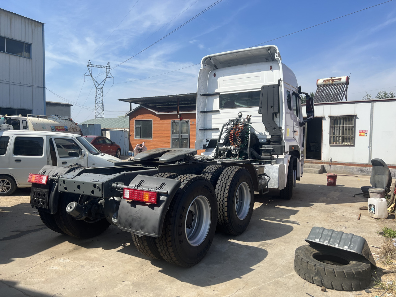 Trattore stradale SINOTRUK Trailer head: foto 7