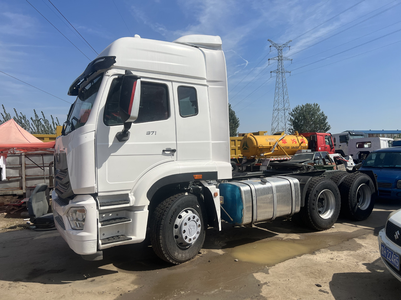 Trattore stradale SINOTRUK Trailer head: foto 9