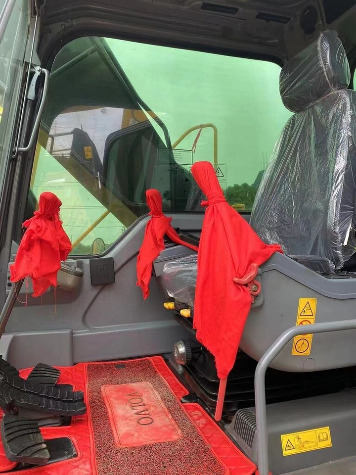 Escavatore cingolato Volvo EC210: foto 1