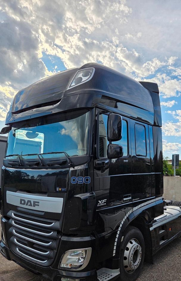 Cabina per DAF XF 106 Super Space - Cabina per Camion: foto 2 Cabina per DAF XF 106 Super Space - Cabina per Camion: foto 2