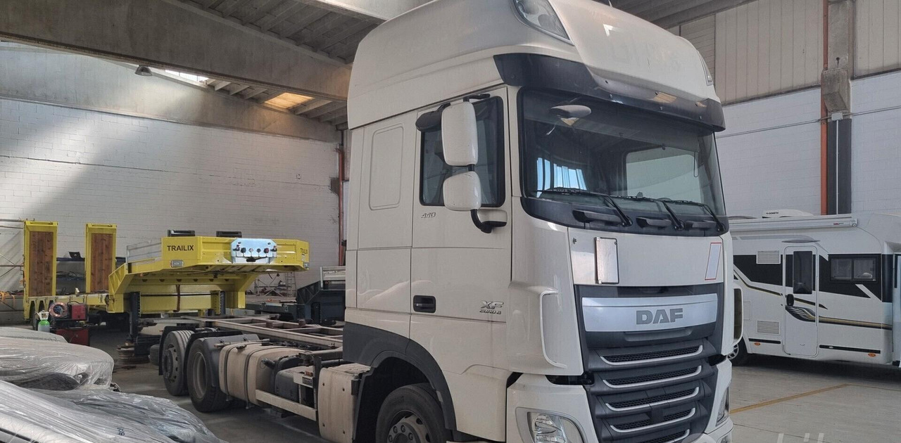 DAF XF 440 Euro 6 - Full Pneumatico - 2015 - Autocarro portacontainer/ Caisse interchangeable: foto 4 DAF XF 440 Euro 6 - Full Pneumatico - 2015 - Autocarro portacontainer/ Caisse interchangeable: foto 4