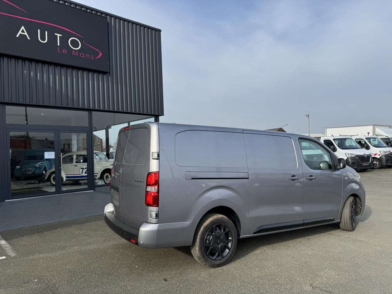 CITROEN Jumpy XL 2.0 BlueHDi - 180 S&S - BV EAT8 III FOURGON . PHASE 2 - Furgone chiuso: foto 5 CITROEN Jumpy XL 2.0 BlueHDi - 180 S&S - BV EAT8 III FOURGON . PHASE 2 - Furgone chiuso: foto 5
