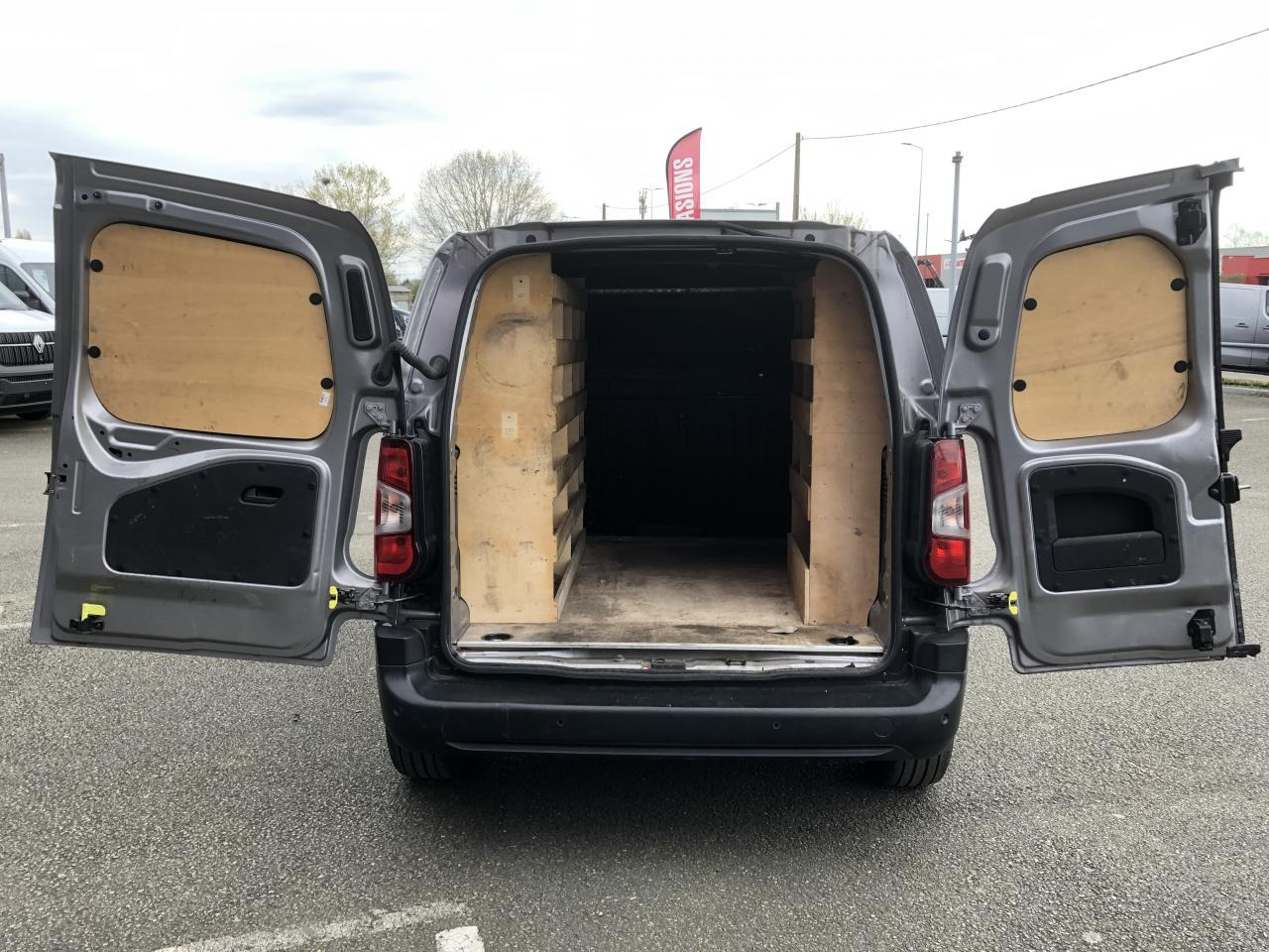 CITROEN berlingo M 1000KG BLUEHDI 130 S&S CLUB EAT8 - Furgone chiuso: foto 3 CITROEN berlingo M 1000KG BLUEHDI 130 S&S CLUB EAT8 - Furgone chiuso: foto 3