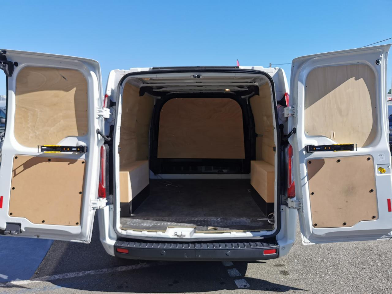 FORD Transit Custom 2.0 EcoBlue mHEV - 130 S&S TRANSIT CUSTOM FOURGON Fourgon 280 L1H1 Trend Business - Furgone chiuso: foto 3 FORD Transit Custom 2.0 EcoBlue mHEV - 130 S&S TRANSIT CUSTOM FOURGON Fourgon 280 L1H1 Trend Business - Furgone chiuso: foto 3