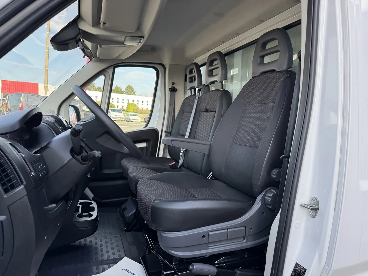 Fiat Ducato CCB 3.5 MAXI HD M 2.3 MULTIJET 130CH BUSINESS - Furgone box: foto 5 Fiat Ducato CCB 3.5 MAXI HD M 2.3 MULTIJET 130CH BUSINESS - Furgone box: foto 5