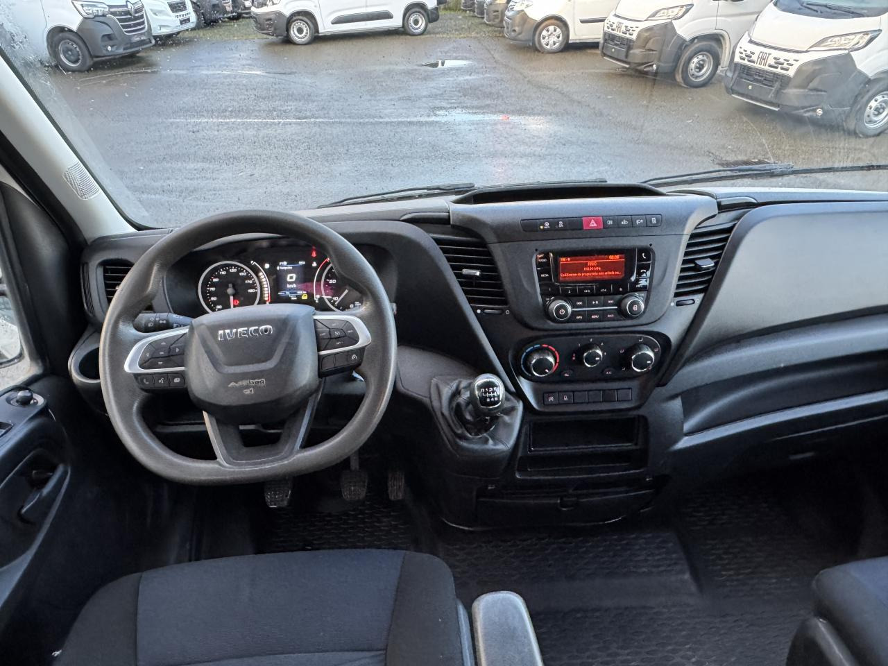 IVECO DAILY 35C14 BENNE COFFRE DOUBLE CABINE RJ 6 places - Furgone ribaltabile, Furgone doppia cabina: foto 4 IVECO DAILY 35C14 BENNE COFFRE DOUBLE CABINE RJ 6 places - Furgone ribaltabile, Furgone doppia cabina: foto 4