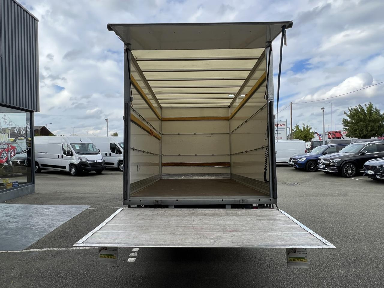 IVECO Daily 35 C 16 S&S (Quad-Leaf) CHASSIS CABINE 2014 35C/35S Chassis cabine 35 C Epmt.4.1 PHASE 4 - Furgone box: foto 3 IVECO Daily 35 C 16 S&S (Quad-Leaf) CHASSIS CABINE 2014 35C/35S Chassis cabine 35 C Epmt.4.1 PHASE 4 - Furgone box: foto 3