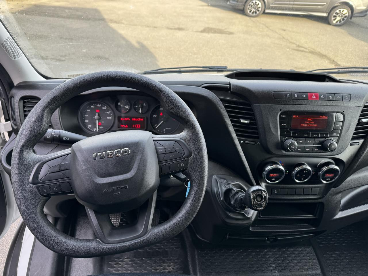 IVECO Daily 35 C 16H3.0 - BV Hi-Matic (Quad-Tor) CHASSIS CABINE 2014 35C/35S Chassis cabine 35 C Epmt.4.1 - Furgone box: foto 4 IVECO Daily 35 C 16H3.0 - BV Hi-Matic (Quad-Tor) CHASSIS CABINE 2014 35C/35S Chassis cabine 35 C Epmt.4.1 - Furgone box: foto 4