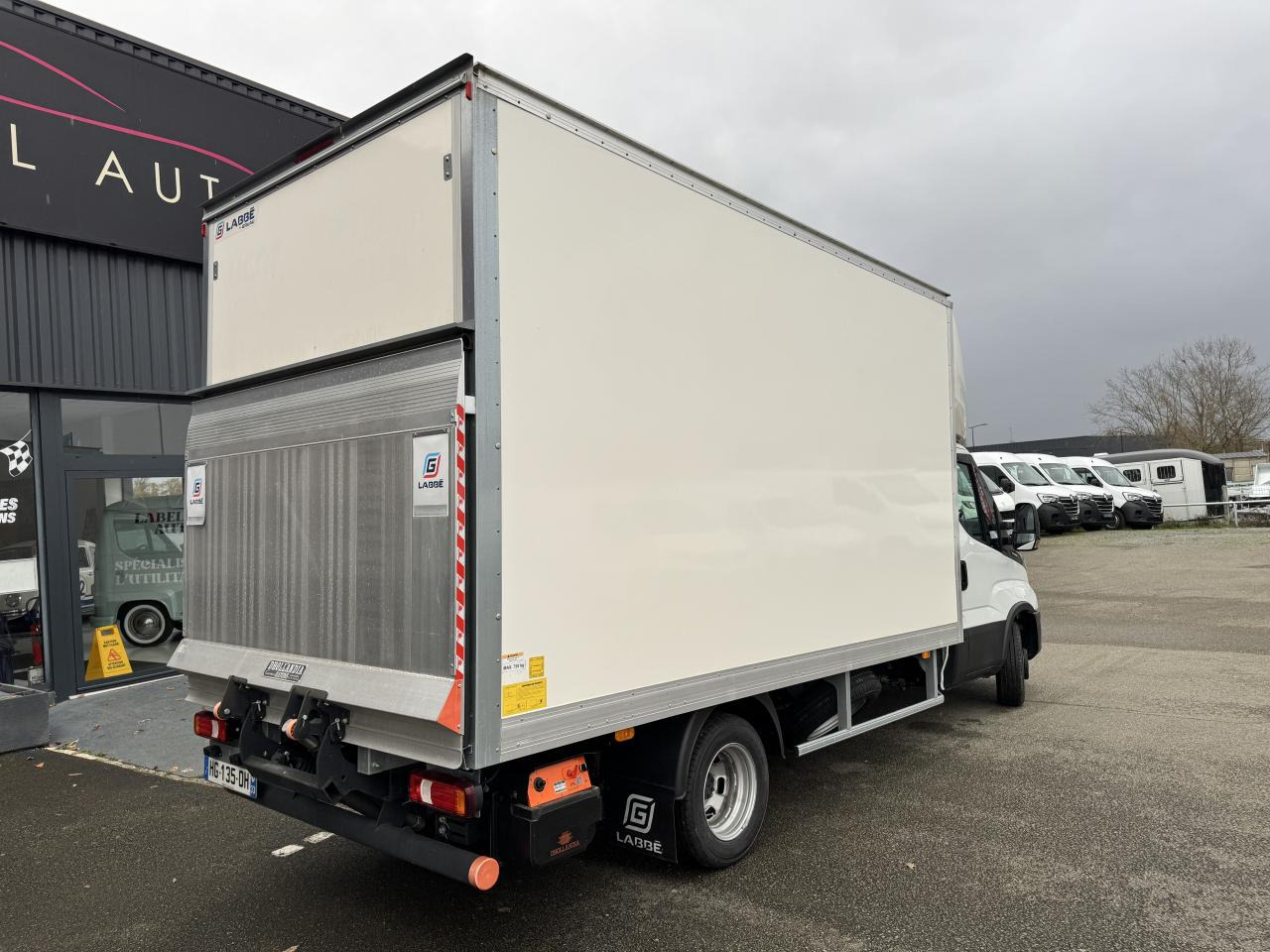 IVECO Daily 35 C 16H3.0 - BV Hi-Matic (Quad-Tor) CHASSIS CABINE CAISSE 20M3 - Furgone box: foto 5 IVECO Daily 35 C 16H3.0 - BV Hi-Matic (Quad-Tor) CHASSIS CABINE CAISSE 20M3 - Furgone box: foto 5