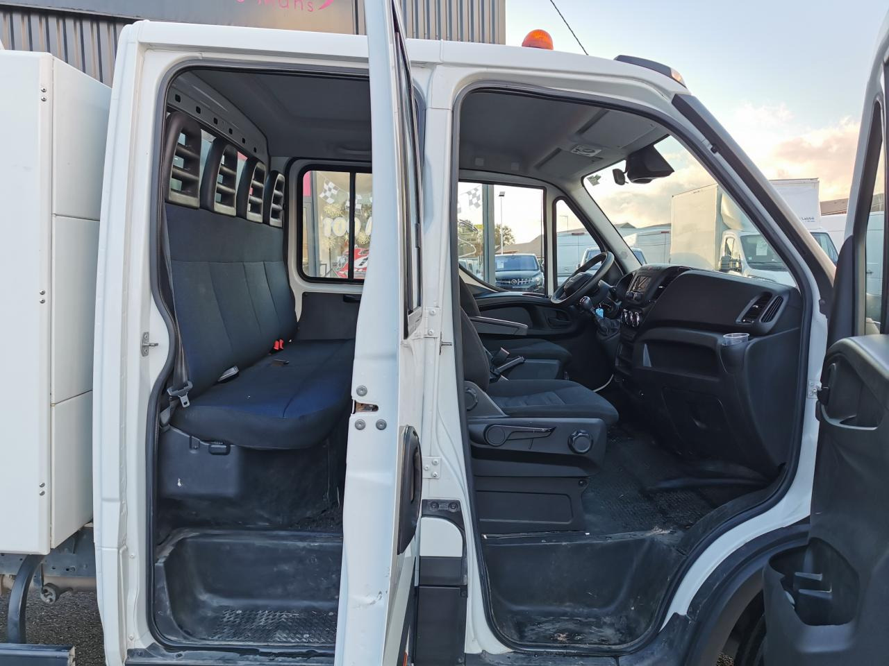 Leasing di IVECO daily 35C14 BENNE COFFRE DOUBLE CABINE 6 places IVECO daily 35C14 BENNE COFFRE DOUBLE CABINE 6 places: foto 7