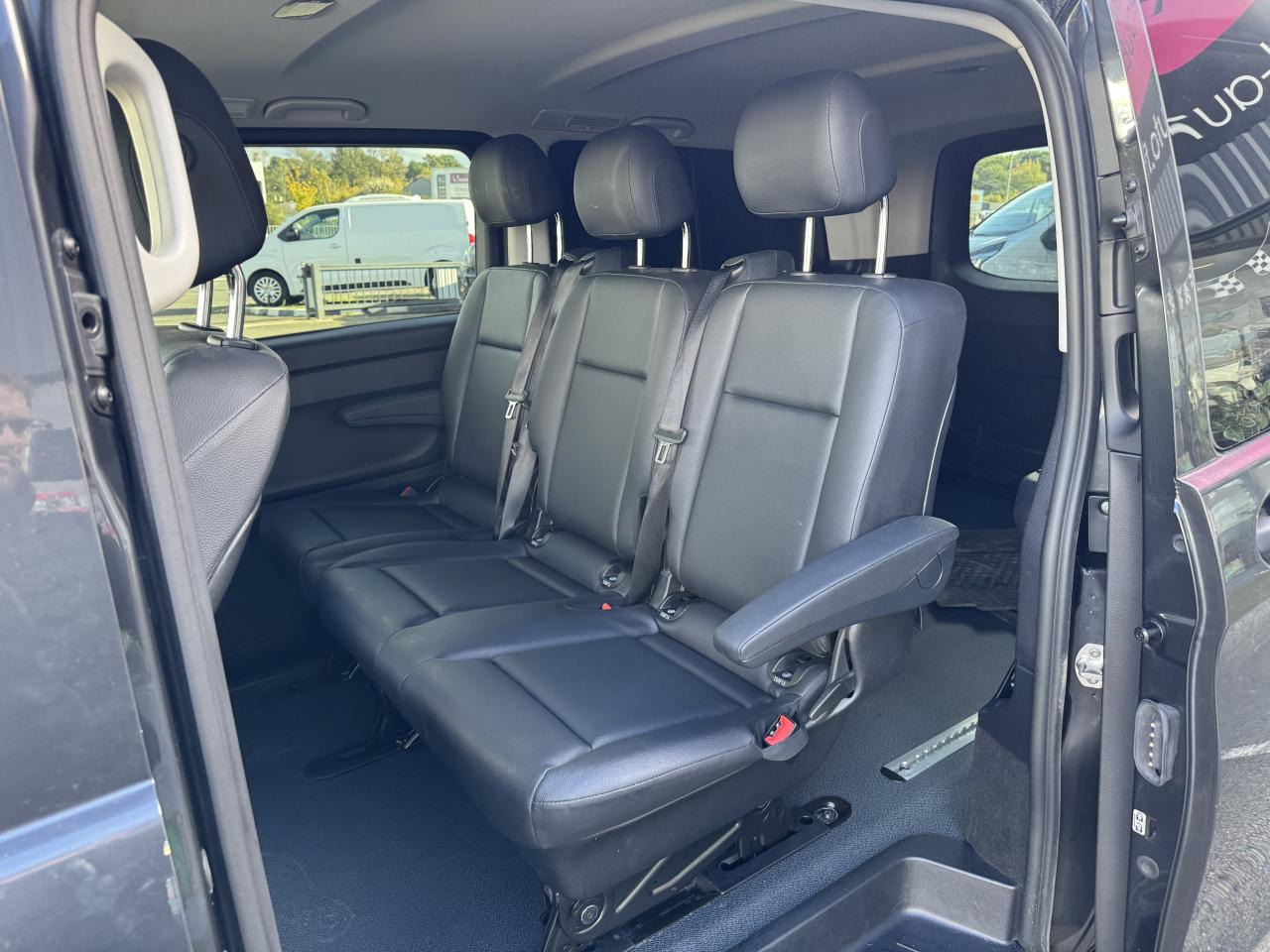 MERCEDES Vito MIXTO Extra Long 3.05t 119 CDI BlueEfficiency - BVA 9G-Tronic Propulsion MIXTO - BM 447 first - Furgone chiuso: foto 4 MERCEDES Vito MIXTO Extra Long 3.05t 119 CDI BlueEfficiency - BVA 9G-Tronic Propulsion MIXTO - BM 447 first - Furgone chiuso: foto 4