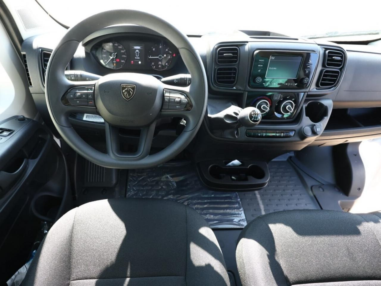 PEUGEOT Boxer 3.5t L4H2 2.2 HDi S&S Maxi - 180 III FOURGON TOLE Fourgon Tolé 435 L4H2 PHASE 3 - Furgone chiuso: foto 3 PEUGEOT Boxer 3.5t L4H2 2.2 HDi S&S Maxi - 180 III FOURGON TOLE Fourgon Tolé 435 L4H2 PHASE 3 - Furgone chiuso: foto 3