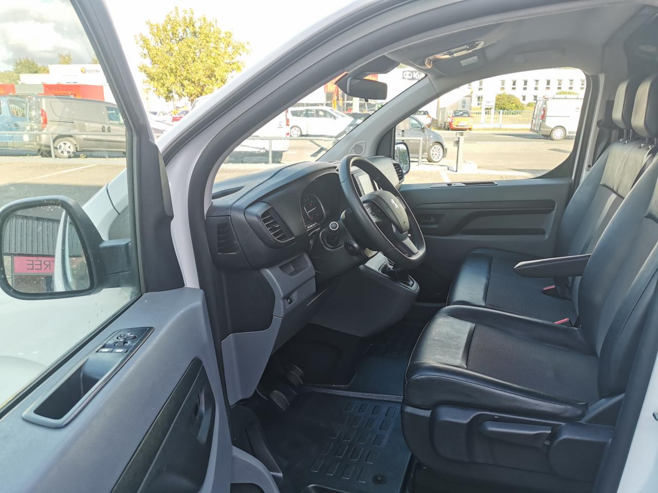 PEUGEOT EXPERT LONG 2.0 HDI 145CH ASPHALT - Furgone chiuso: foto 4 PEUGEOT EXPERT LONG 2.0 HDI 145CH ASPHALT - Furgone chiuso: foto 4