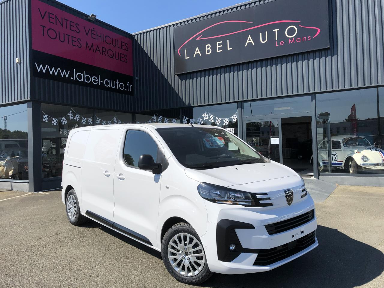 PEUGEOT Expert M 2.0 BlueHDi - 145 S&S - BV EAT8 III FOURGON Fourgon PHASE 2 - Furgone chiuso: foto 1 PEUGEOT Expert M 2.0 BlueHDi - 145 S&S - BV EAT8 III FOURGON Fourgon PHASE 2 - Furgone chiuso: foto 1