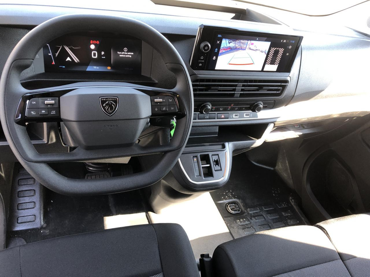 PEUGEOT Expert M 2.0 BlueHDi - 145 S&S - BV EAT8 III FOURGON Fourgon PHASE 2 - Furgone chiuso: foto 4 PEUGEOT Expert M 2.0 BlueHDi - 145 S&S - BV EAT8 III FOURGON Fourgon PHASE 2 - Furgone chiuso: foto 4