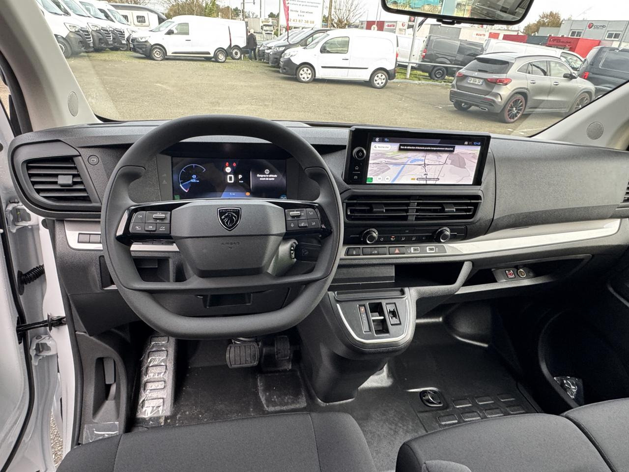 PEUGEOT Expert M 2.0 BlueHDi - 180 S&S - BV EAT8 III FOURGON Fourgon PHASE 2 - Furgone chiuso: foto 4 PEUGEOT Expert M 2.0 BlueHDi - 180 S&S - BV EAT8 III FOURGON Fourgon PHASE 2 - Furgone chiuso: foto 4